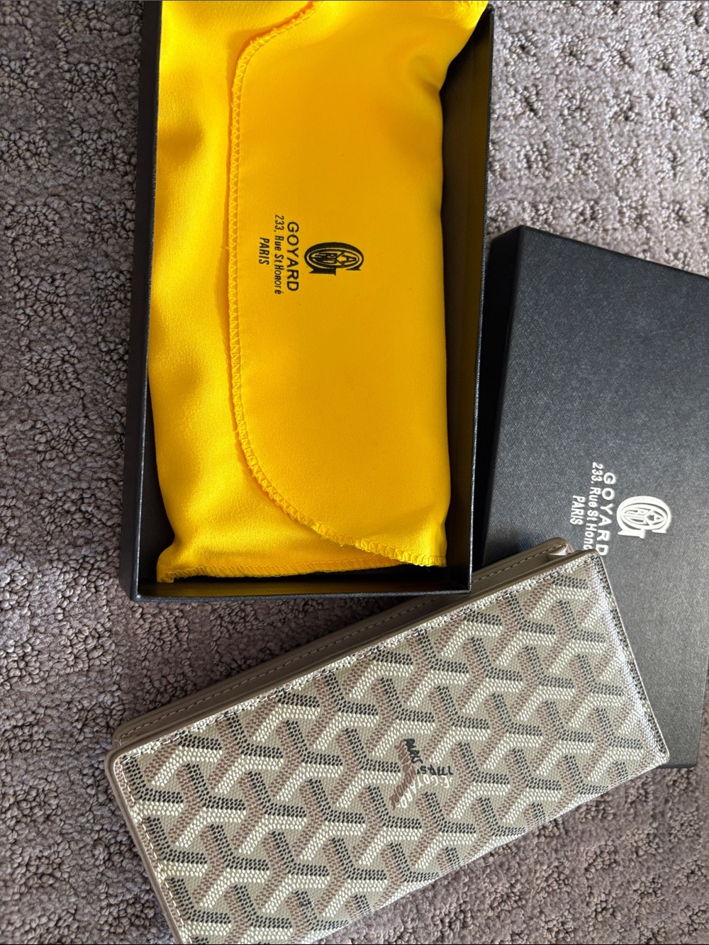 Copy Goyard Women's Beige & Gray Signature Zip Card Holder